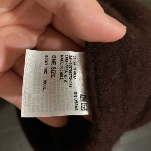 100% high quality Wool Beret- Burgundy color, rarely wore before- warm and light - Picture 2 of 4